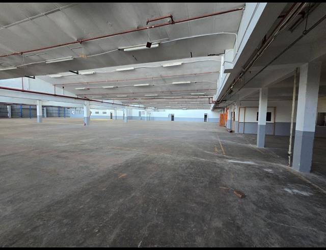 3,762M² WAREHOUSE TO LET IN BENROSE